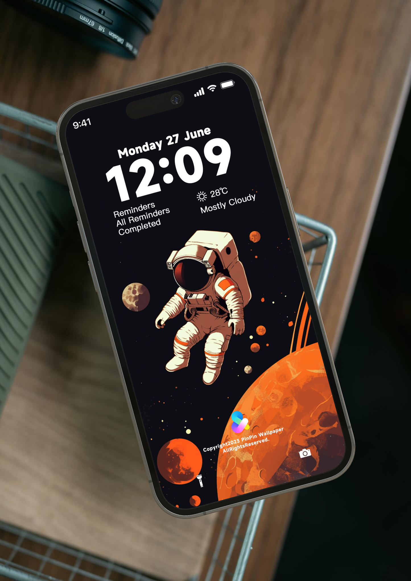4K HD 壁紙の背景 - 宇宙飛行士 - iPhone と Android 用のかわいい男の子