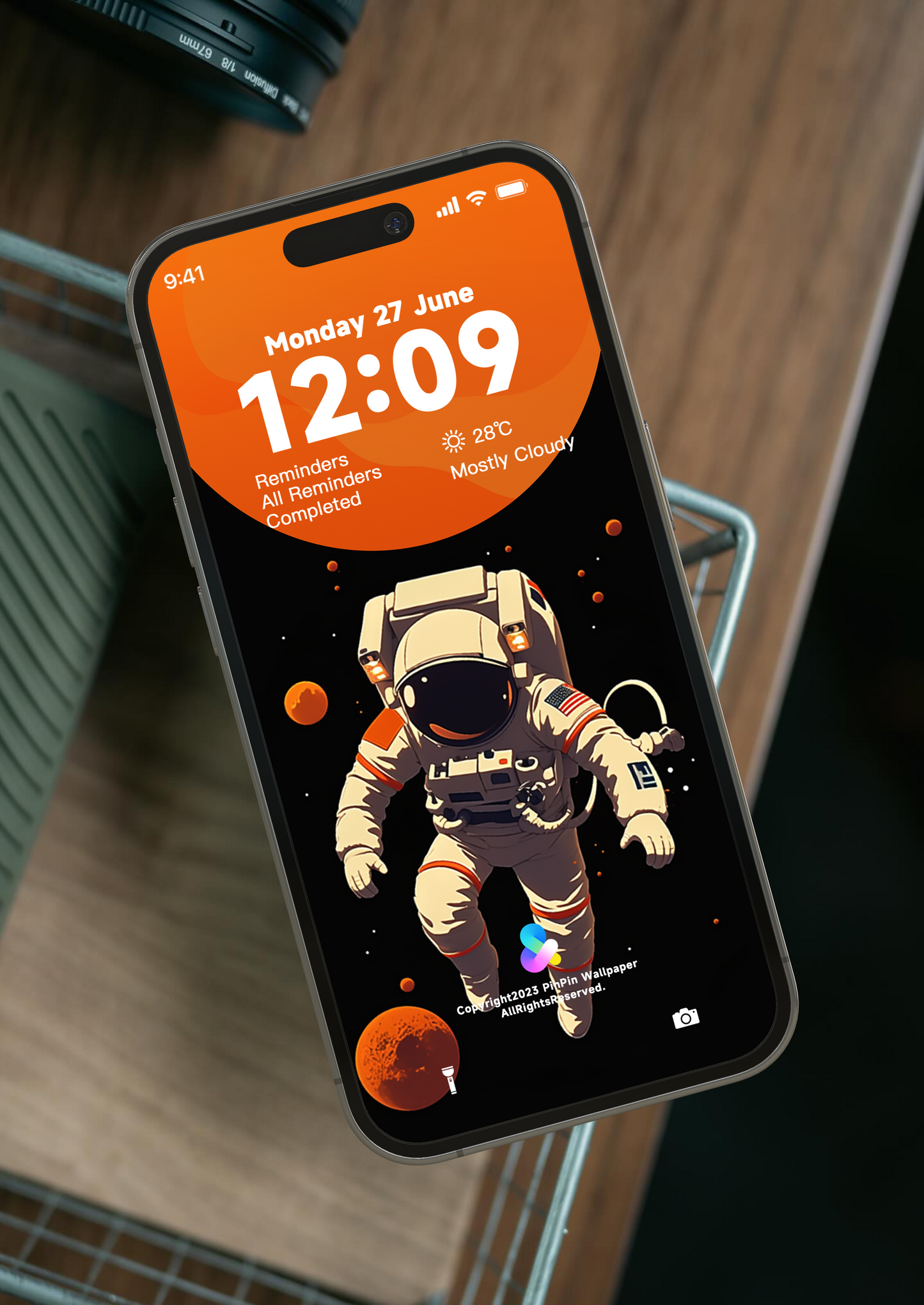 4K HD 壁紙の背景 - 宇宙飛行士 - iPhone と Android 用のかわいい男の子