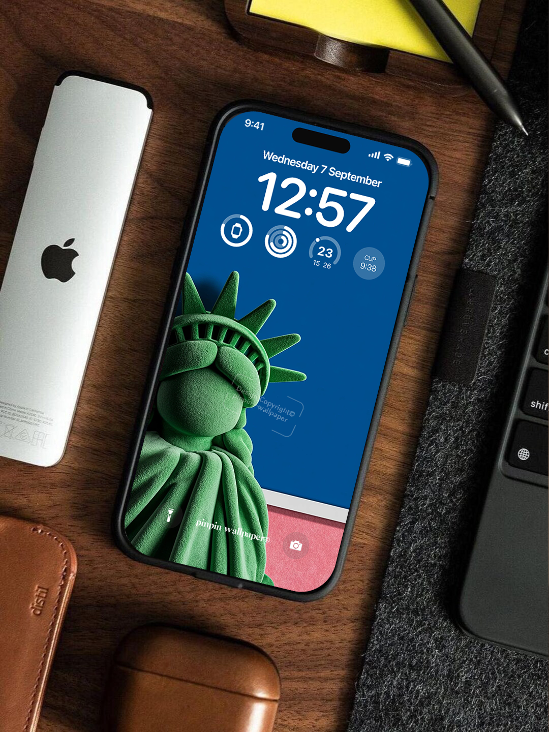 4K HD Phone Wallpaper Background - NO.6220 Minimalist Gradient Style Statue of Liberty wallpapers for iPhone and Android